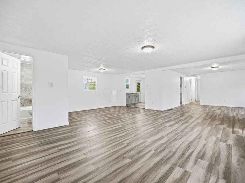 1830 Winding Hollow Drive, Columbus, OH 43223 Photo 13