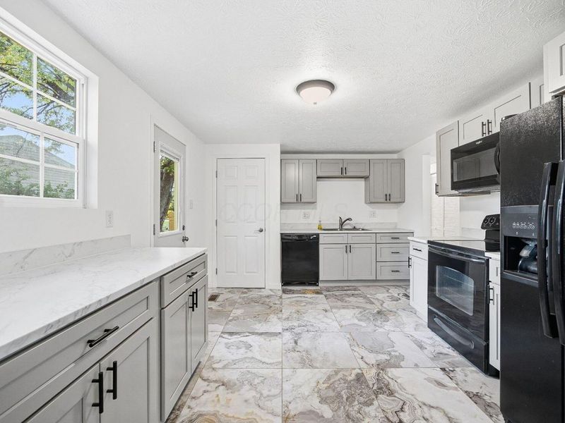 1830 Winding Hollow Drive, Columbus, OH 43223 Photo 19