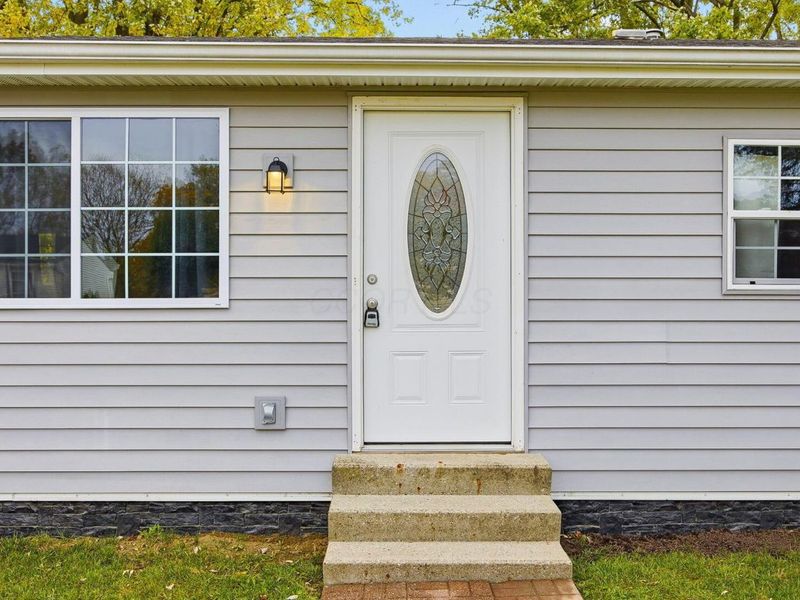 1830 Winding Hollow Drive, Columbus, OH 43223 Photo 2