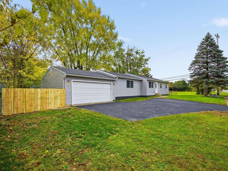 1830 Winding Hollow Drive, Columbus, OH 43223 Photo 4