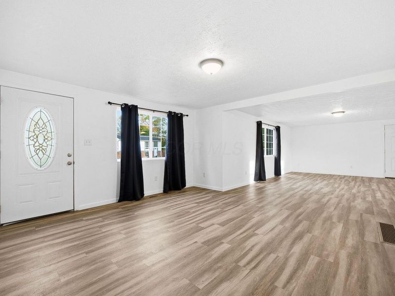 1830 Winding Hollow Drive, Columbus, OH 43223 Photo 8