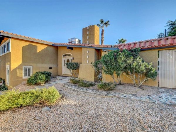 1729 E Desert Inn Road, Las Vegas, NV 89169