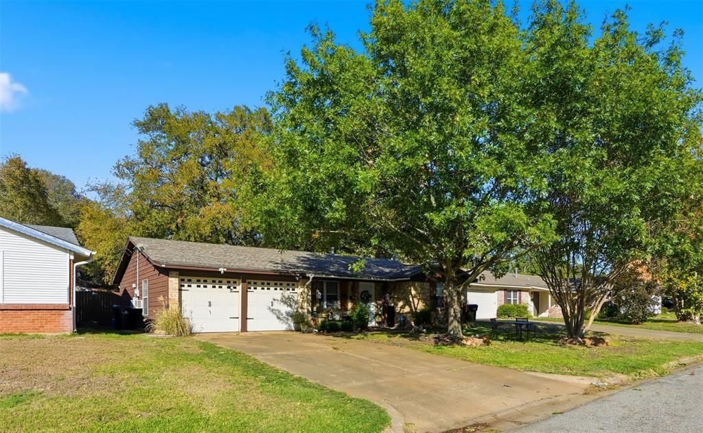 145 Bob White Road, Denison, TX 75020 Main Photo