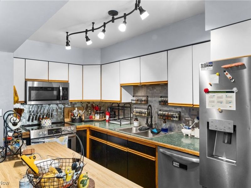 4082 Huntington Court, Ashtabula, OH 44004 Photo 8