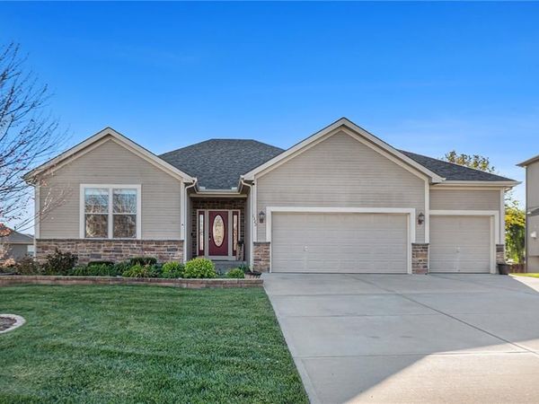1322 Rock Creek Court, Lansing, KS 66043