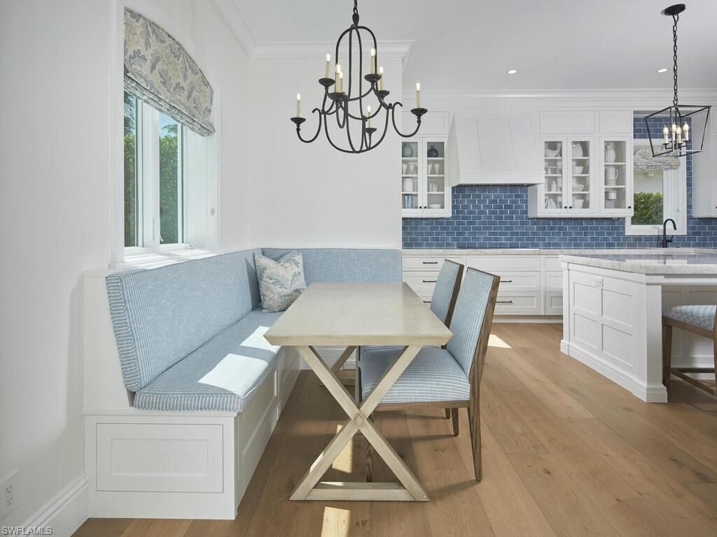 570 2nd Ave N, Naples, FL 34102 Photo