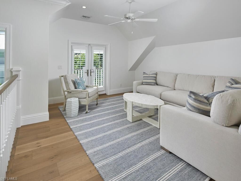 570 2nd Ave N, Naples, FL 34102 Photo