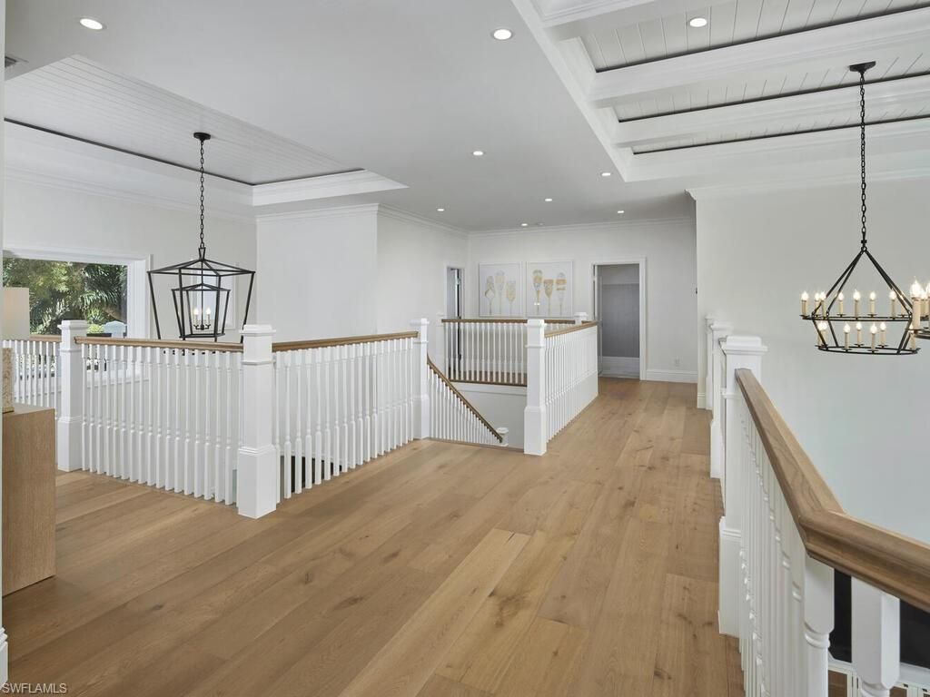 570 2nd Ave N, Naples, FL 34102 Photo