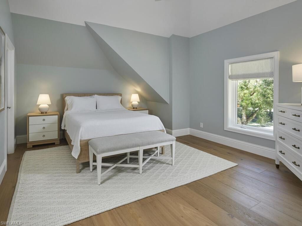 570 2nd Ave N, Naples, FL 34102 Photo