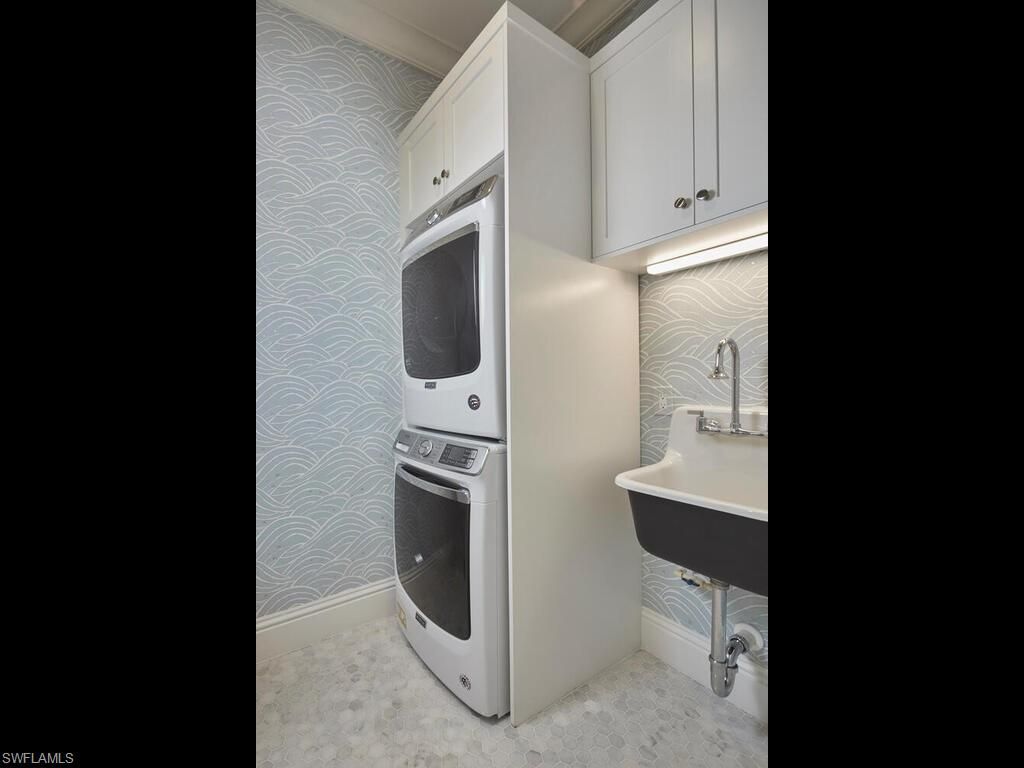 570 2nd Ave N, Naples, FL 34102 Photo