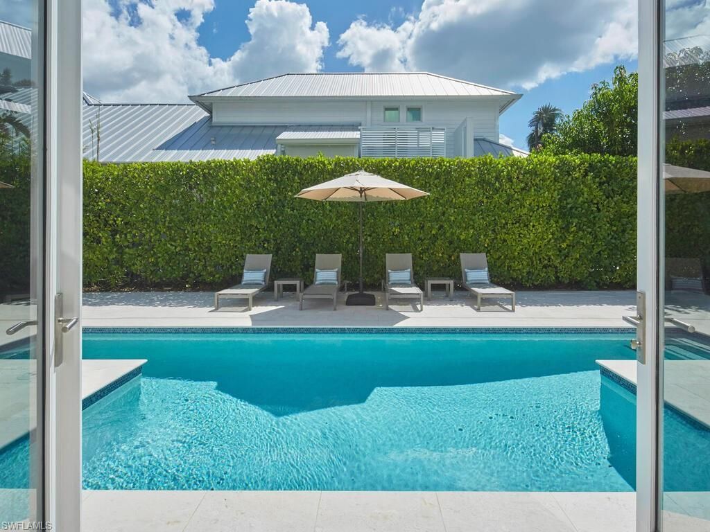 570 2nd Ave N, Naples, FL 34102 Photo