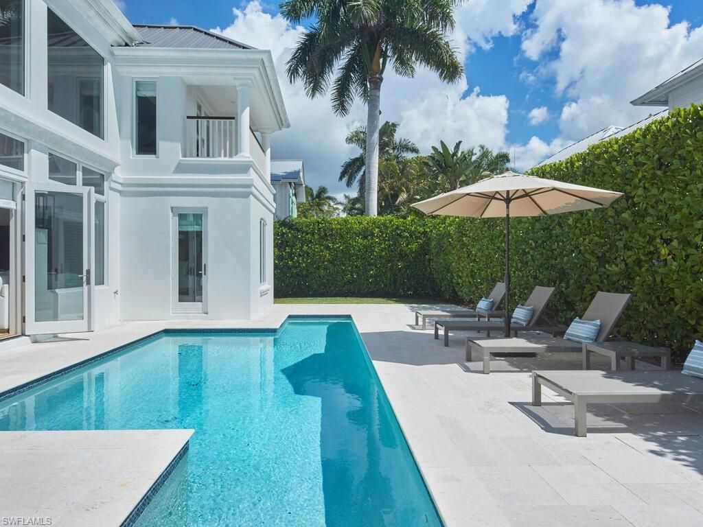 570 2nd Ave N, Naples, FL 34102 Photo