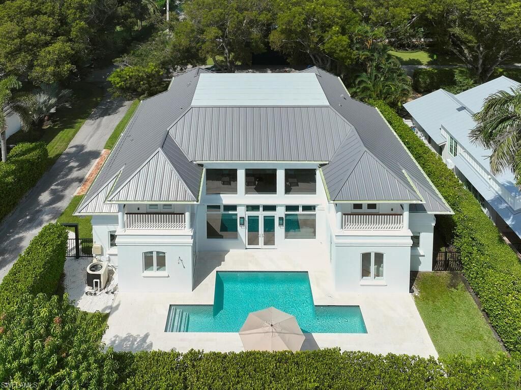 570 2nd Ave N, Naples, FL 34102 Photo