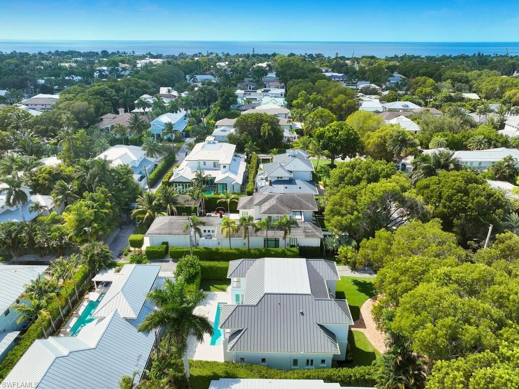 570 2nd Ave N, Naples, FL 34102 Photo