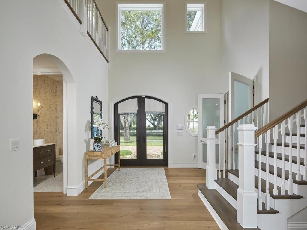 570 2nd Ave N, Naples, FL 34102 Photo