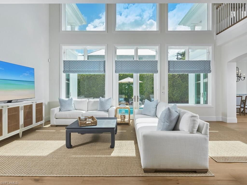 570 2nd Ave N, Naples, FL 34102 Photo