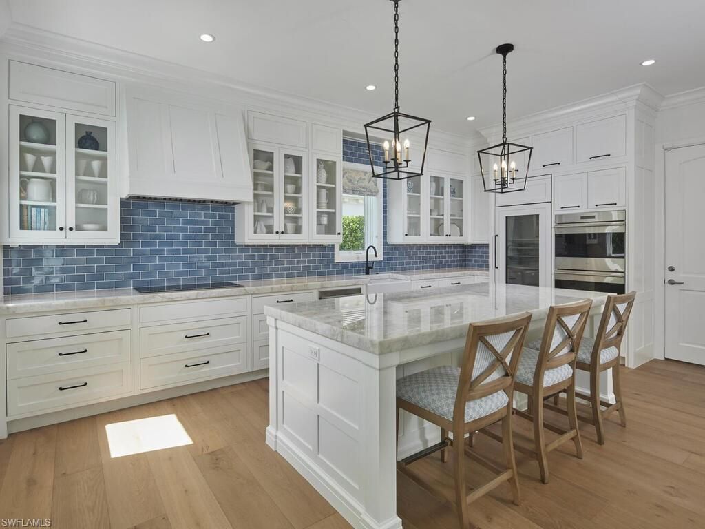 570 2nd Ave N, Naples, FL 34102 Photo