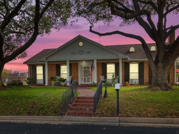 608 Bohlmann Ave, Schulenburg, TX 78956