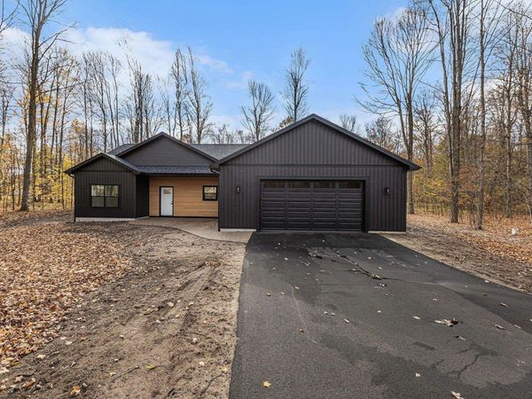 2750 Crimson King Drive, Interlochen, MI 49643