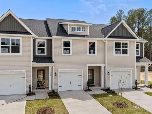 232 Elijah Way, Unit 8, Vass, NC 28394