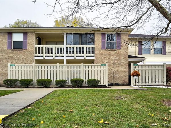 61051 Greenwood Drive, South Lyon, MI 48178