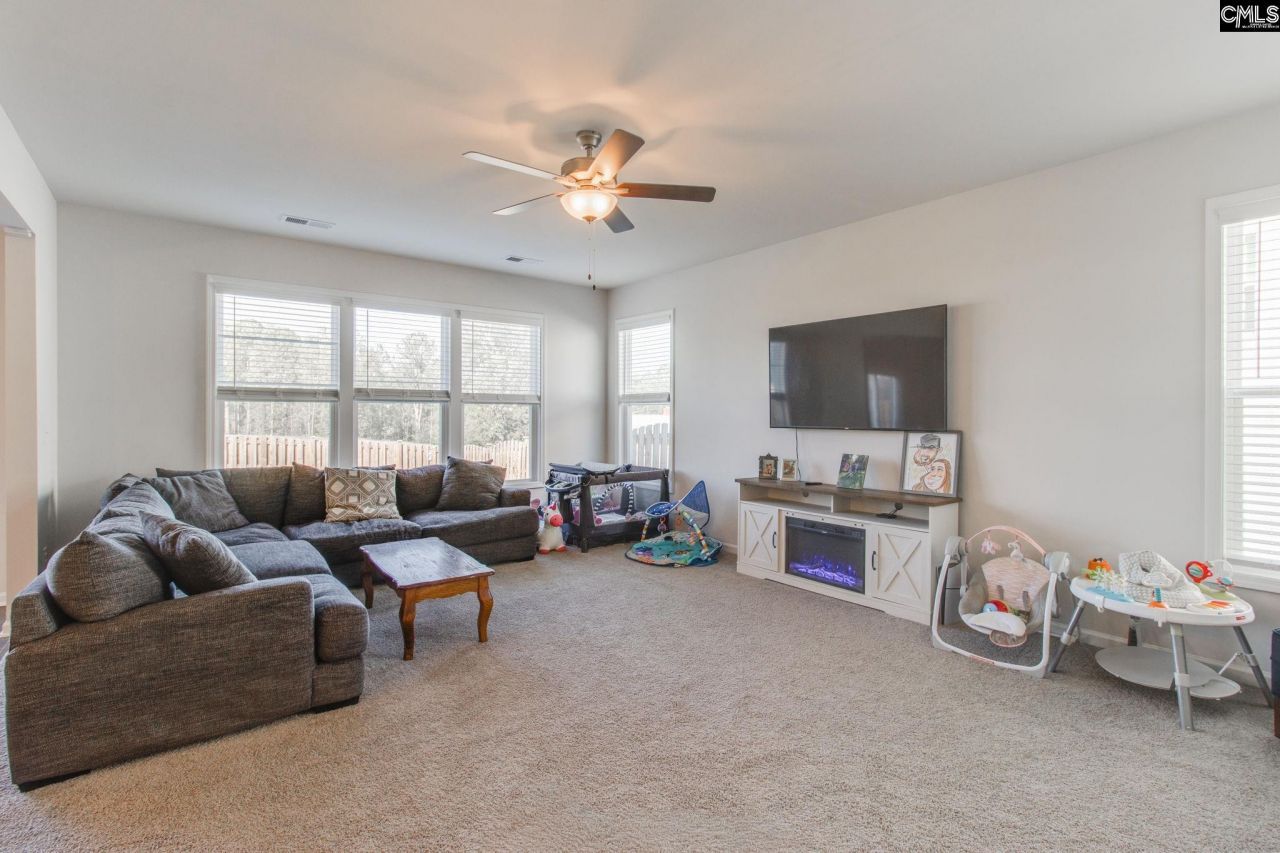 128 Coppersmith Drive Photo 7