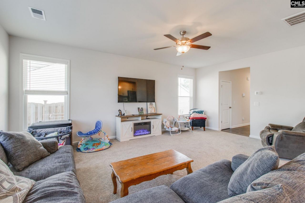 128 Coppersmith Drive Photo 8