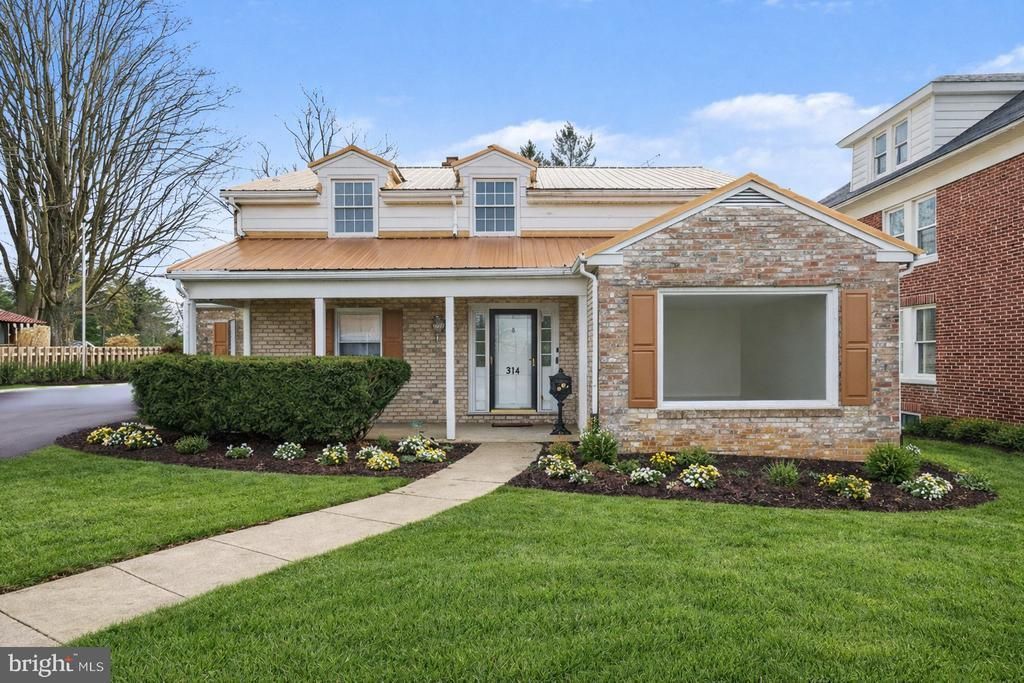 314 Boundary Avenue, Red Lion, PA 17356 Main Photo