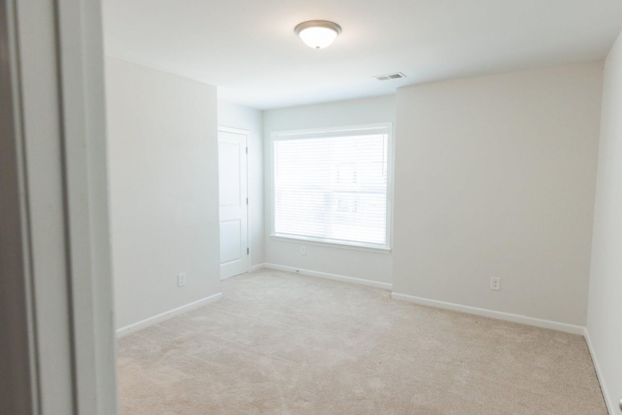 516 Alderly Drive Photo 27