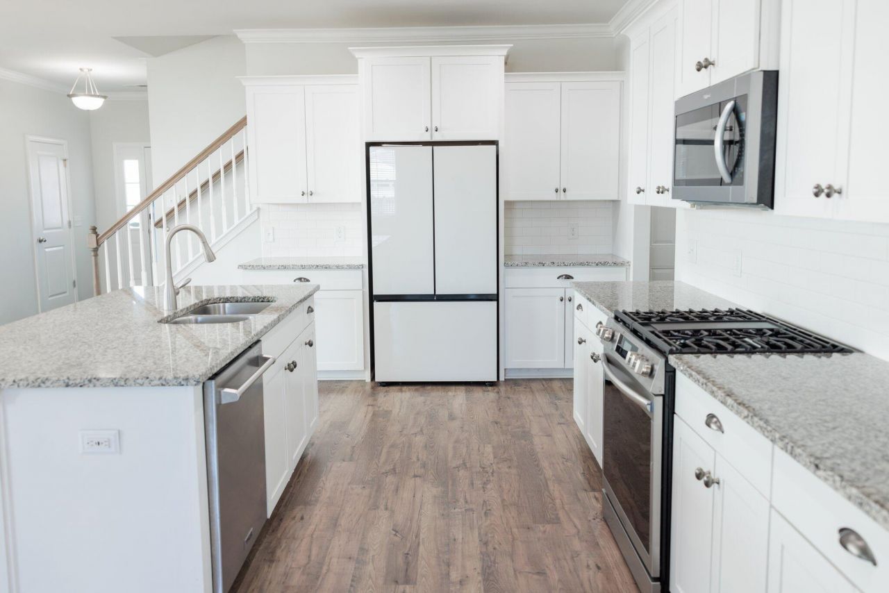 516 Alderly Drive Photo 9