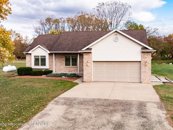 3575 S Hollister Road, Ovid, MI 48866