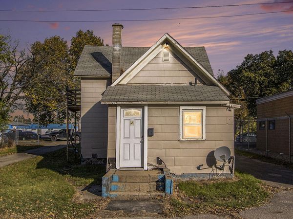 1132 E Crosstown Parkway, Kalamazoo, MI 49001