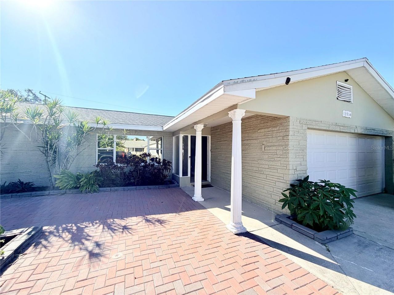 13914 84th Terrace, Seminole, FL 33776 Main Photo