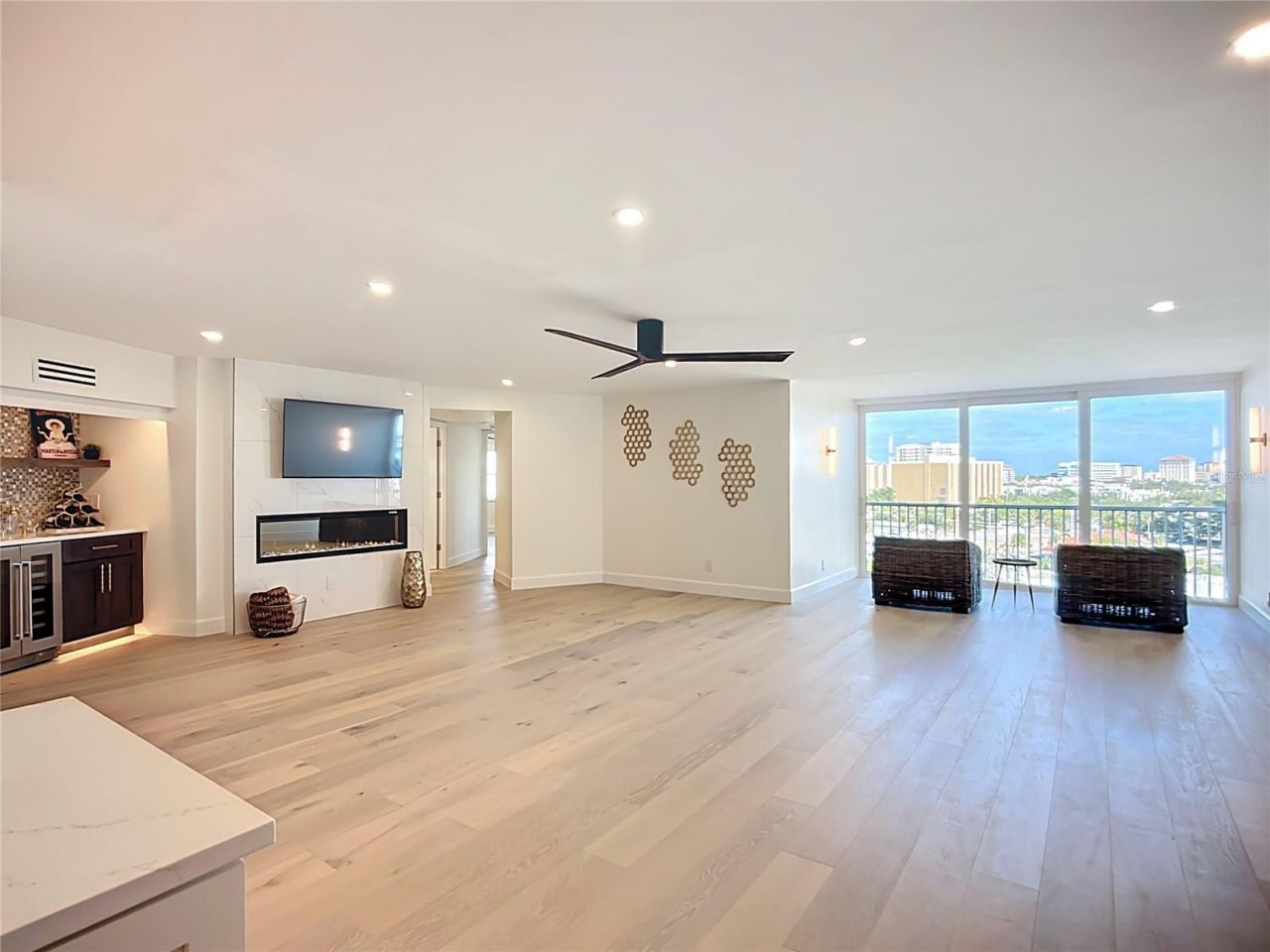 435 S Gulfstream Avenue, Unit 1006, Sarasota, FL 34236 Photo