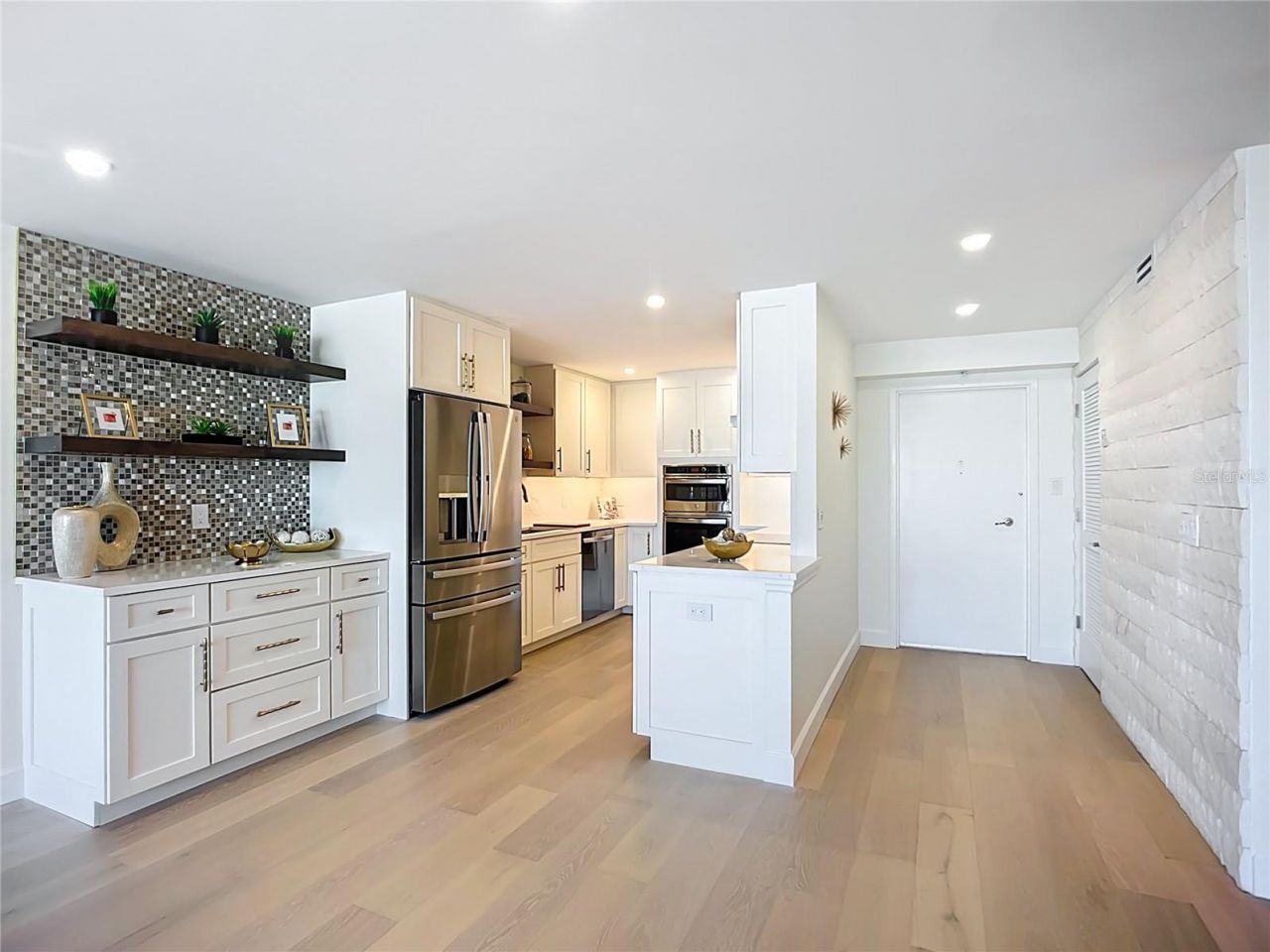 435 S Gulfstream Avenue, Unit 1006, Sarasota, FL 34236 Photo