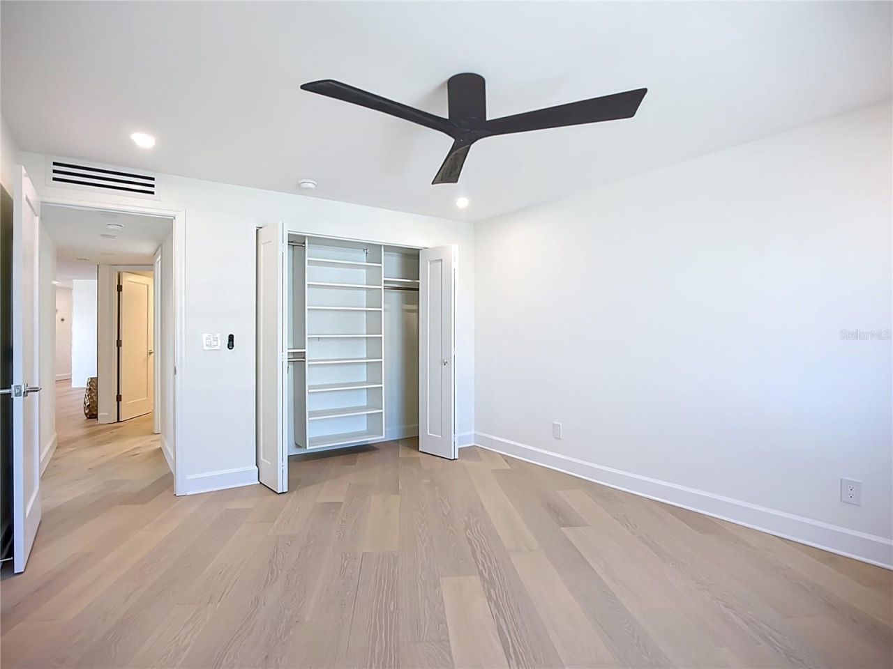 435 S Gulfstream Avenue, Unit 1006, Sarasota, FL 34236 Photo