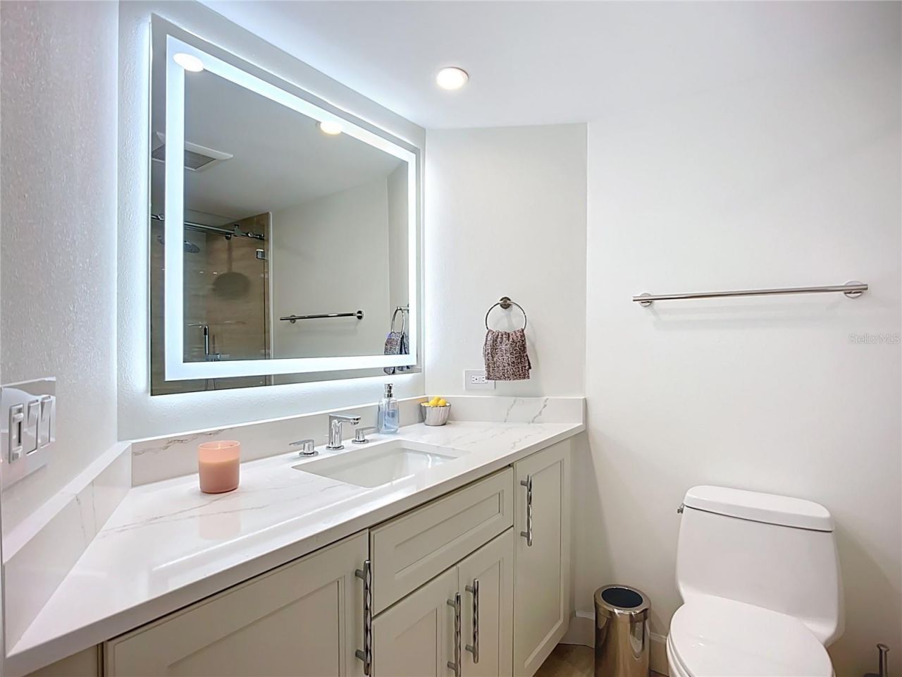 435 S Gulfstream Avenue, Unit 1006, Sarasota, FL 34236 Photo