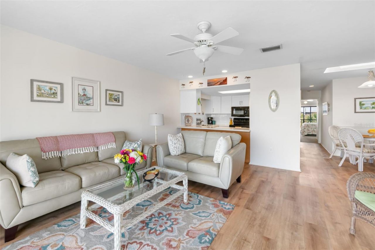 901 Gulf Drive S, Unit 14, Bradenton Beach, FL 34217 Photo