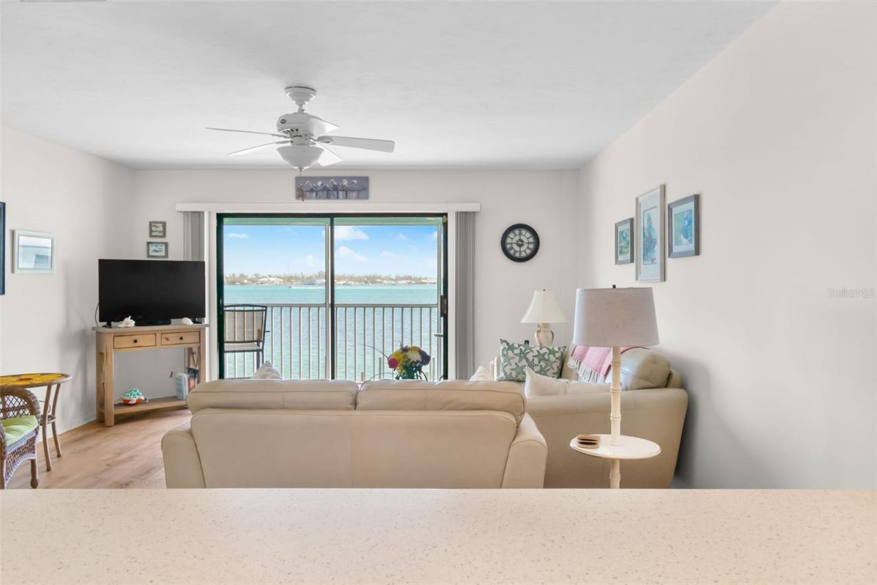 901 Gulf Drive S, Unit 14, Bradenton Beach, FL 34217 Photo