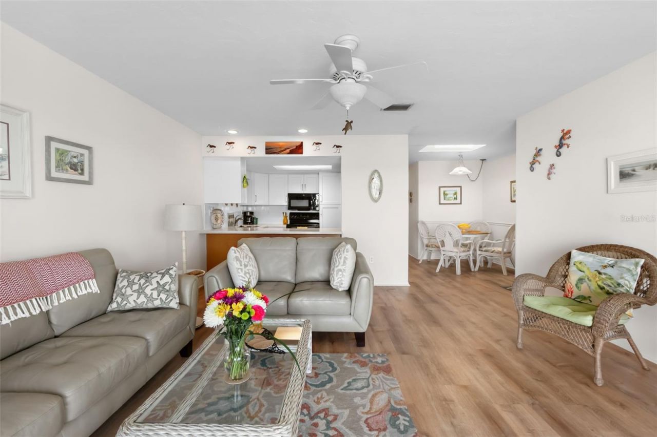 901 Gulf Drive S, Unit 14, Bradenton Beach, FL 34217 Photo