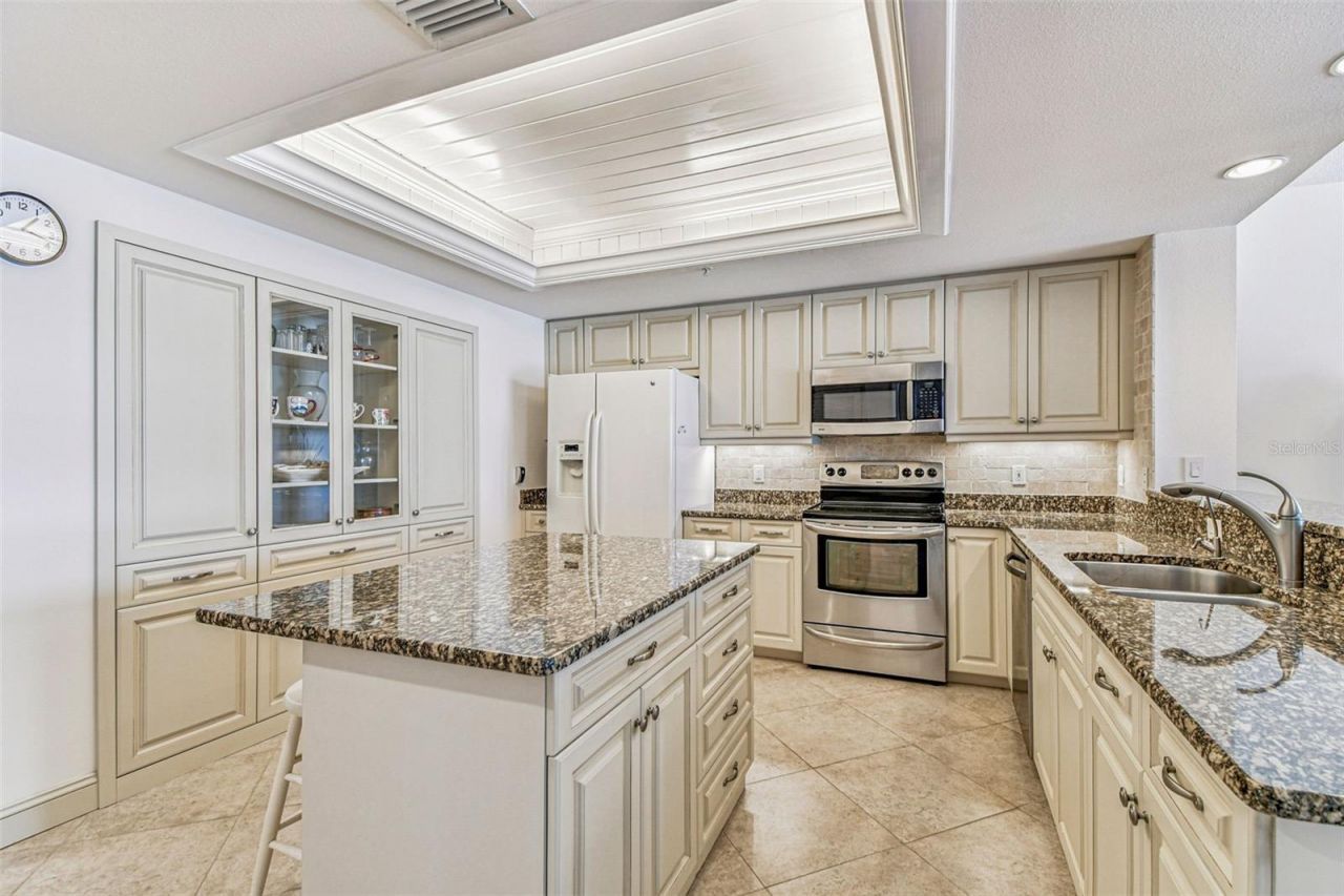 19710 Gulf Boulevard, Unit 203, Indian Shores, FL 33785 Photo