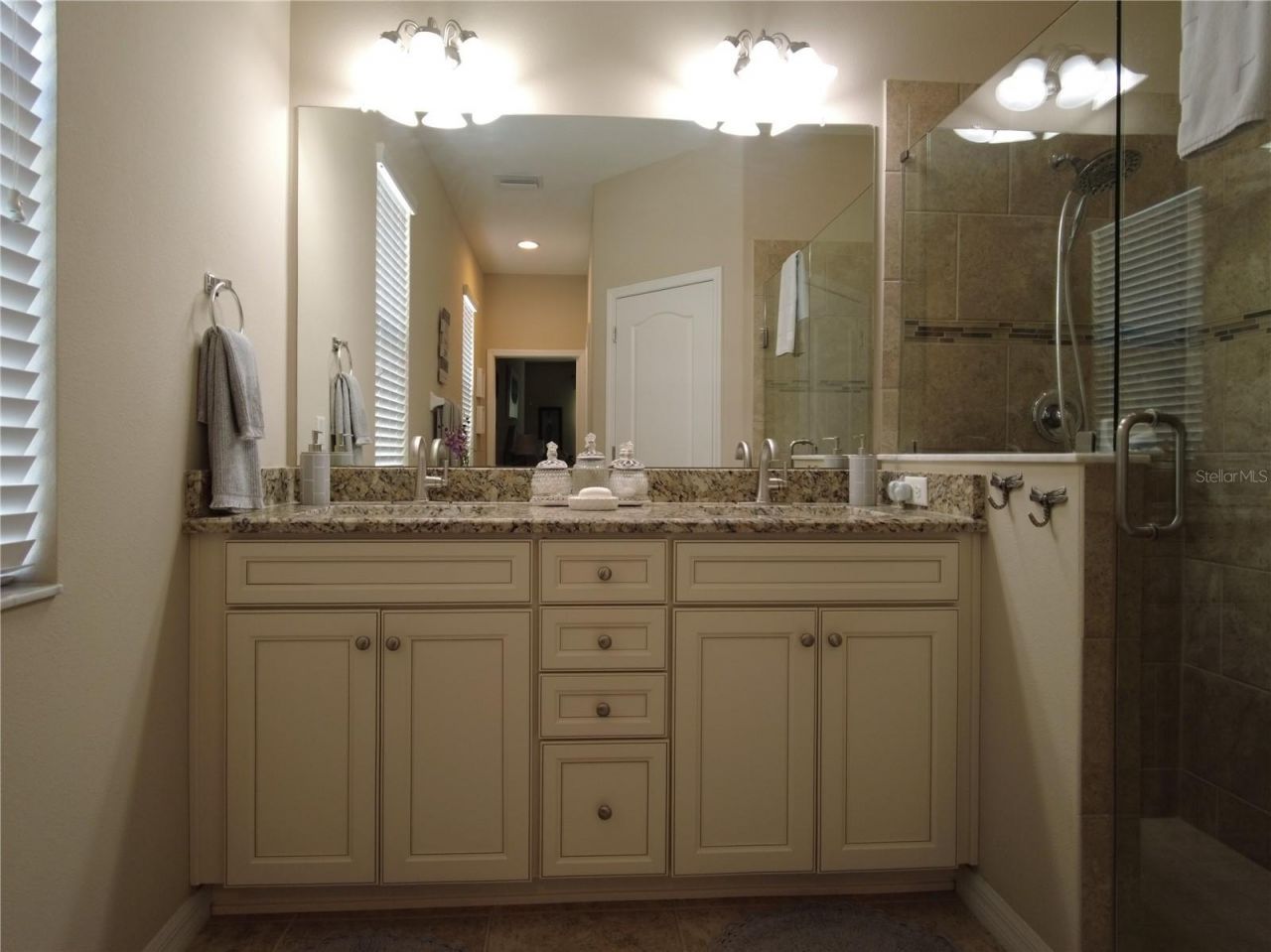 9933 Saunton Drive, San Antonio, FL 33576 Photo