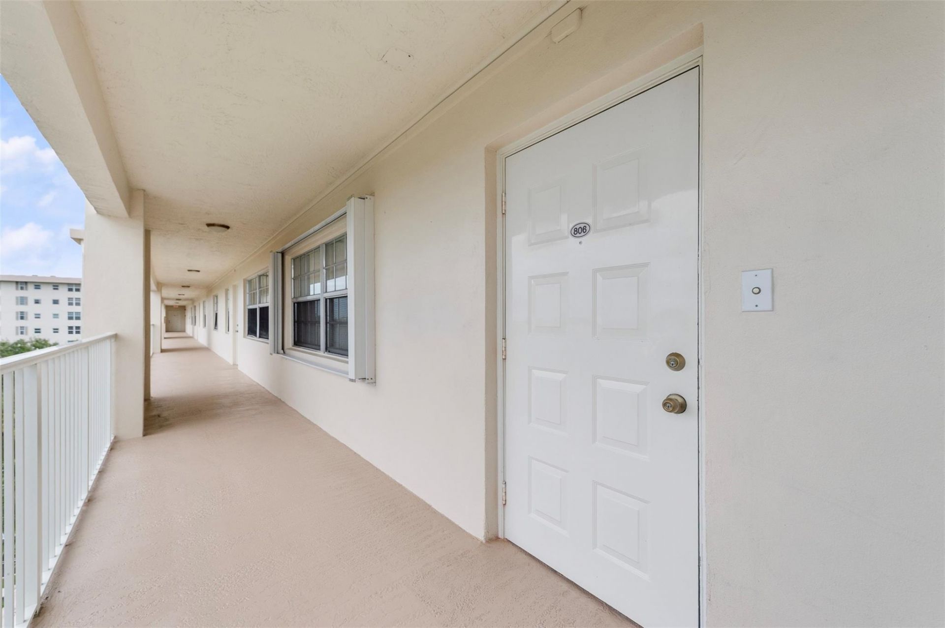 3520 Oaks Way, Unit 806, Pompano Beach, FL 33069 Photo