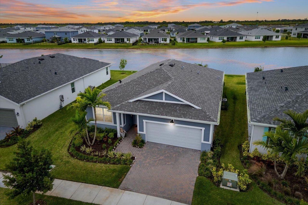 10559 SW Orana Drive, Port Saint Lucie, FL 34987 Photo
