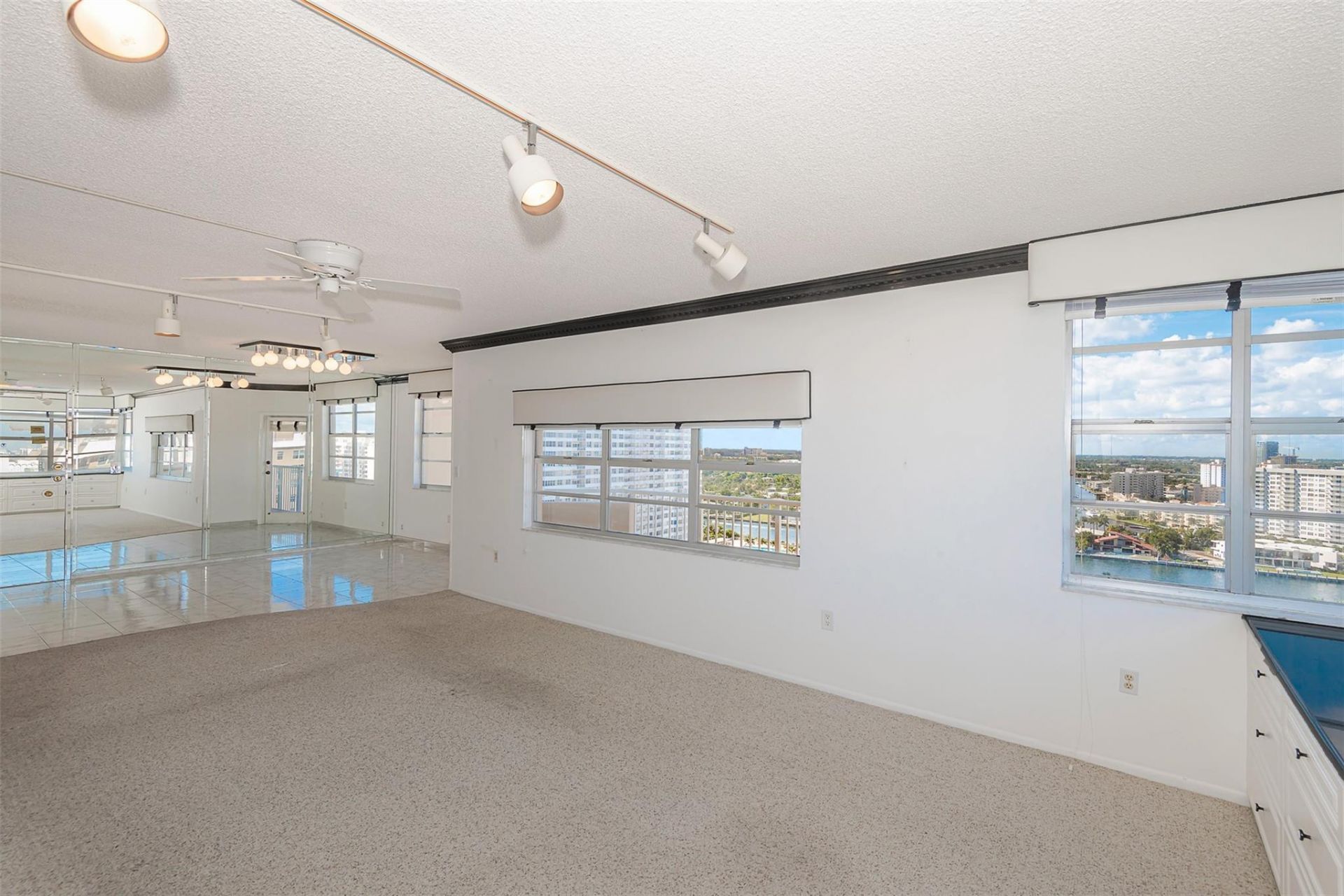 1950 S Ocean Drive, Unit 19F, Hallandale Beach, FL 33009 Photo