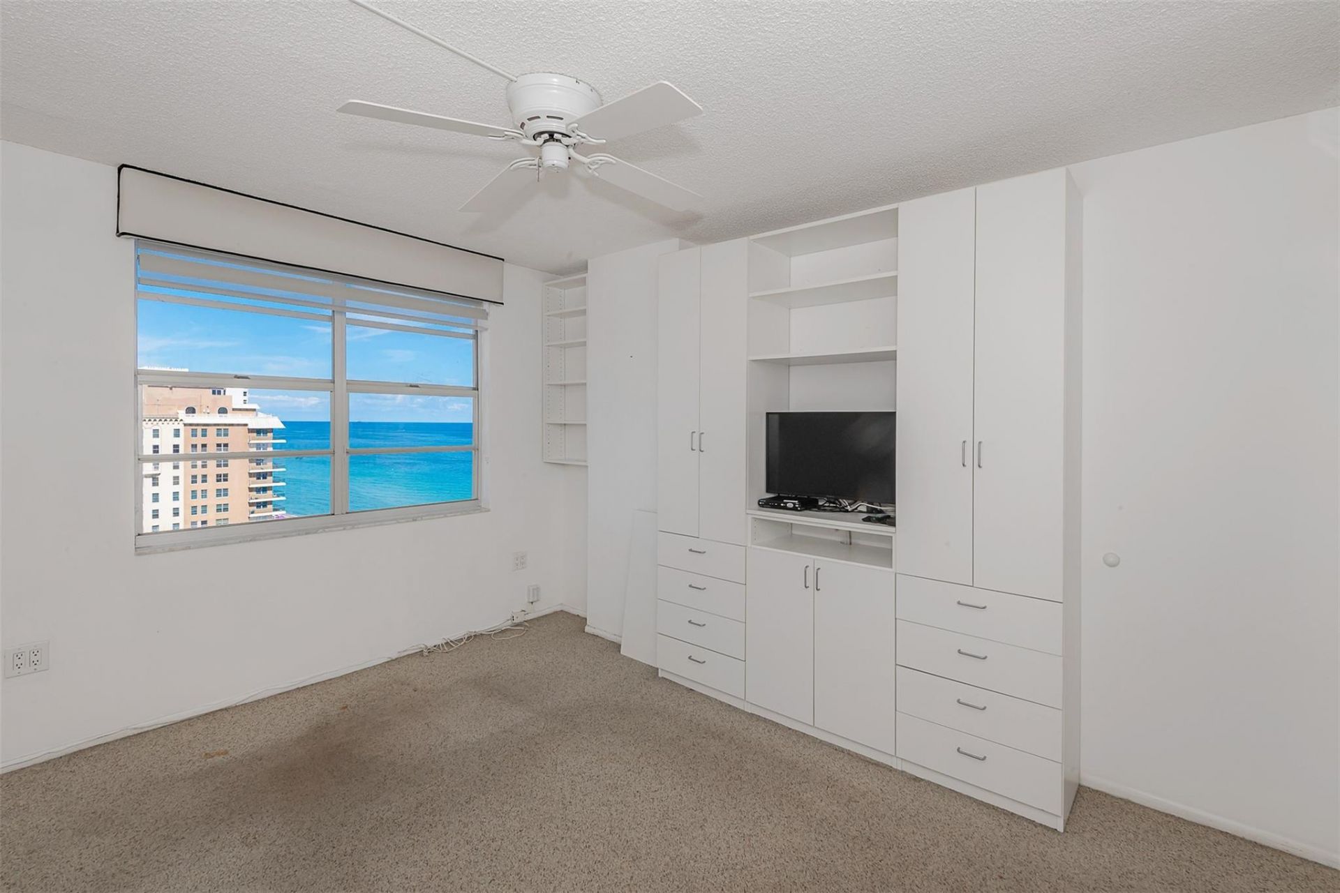 1950 S Ocean Drive, Unit 19F, Hallandale Beach, FL 33009 Photo