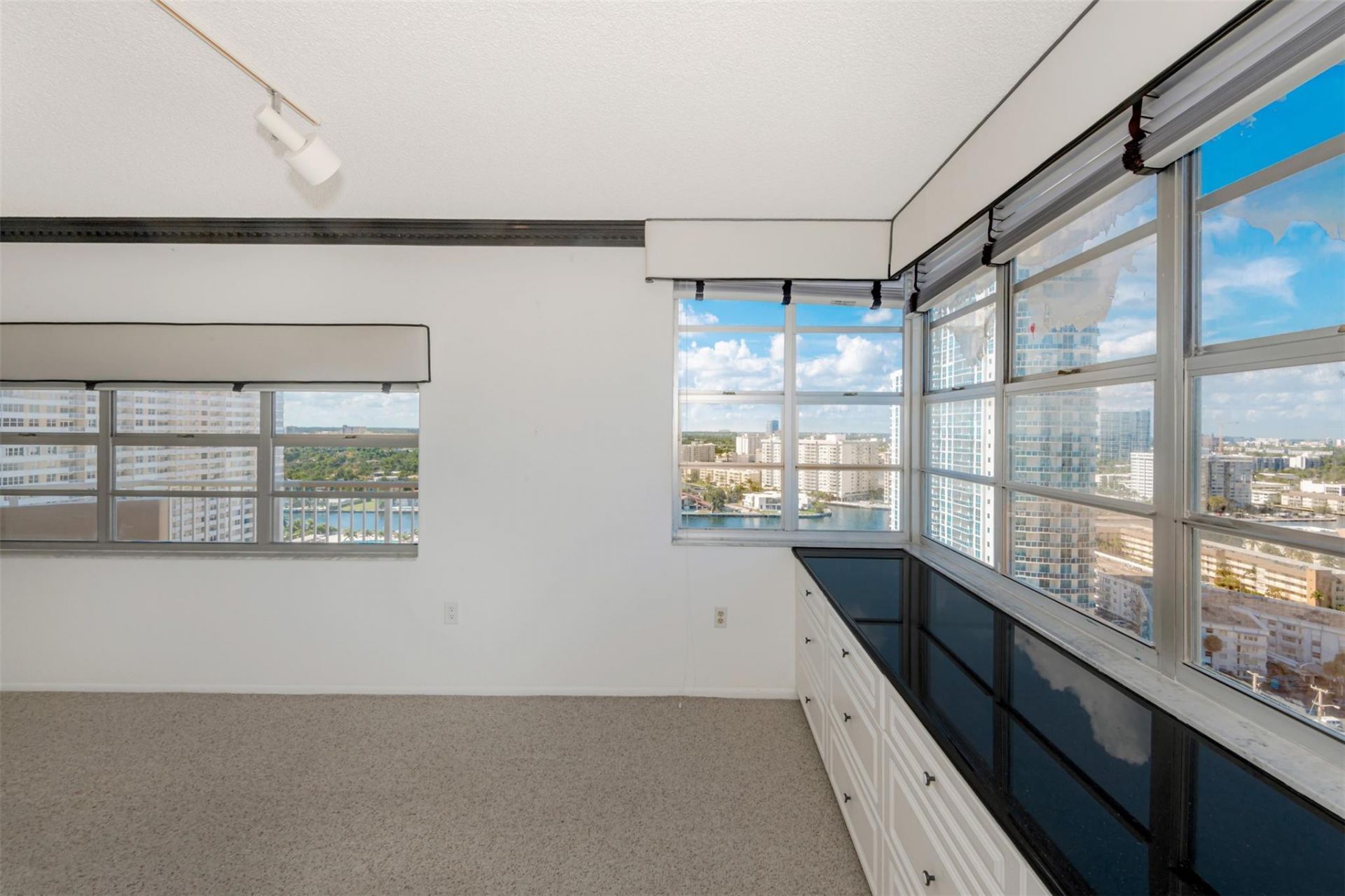 1950 S Ocean Drive, Unit 19F, Hallandale Beach, FL 33009 Photo