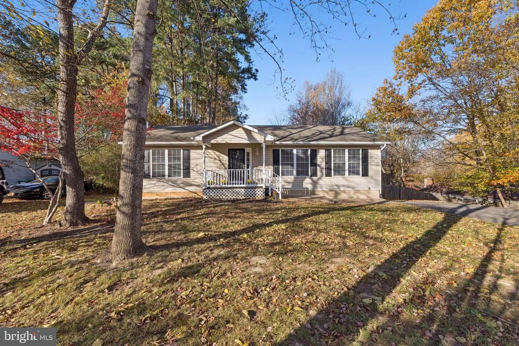 4 Chestnut Lane, Stafford, VA 22556 Main Photo