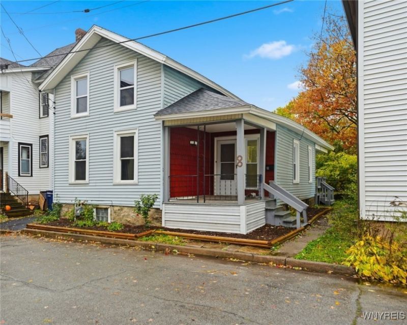 8 Blackley Court, Lockport, NY 14094 Main Photo