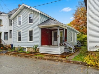 8 Blackley Court, Lockport, NY 14094